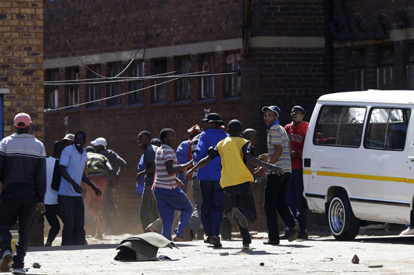 S. African cabinet condemns xenophobia violence