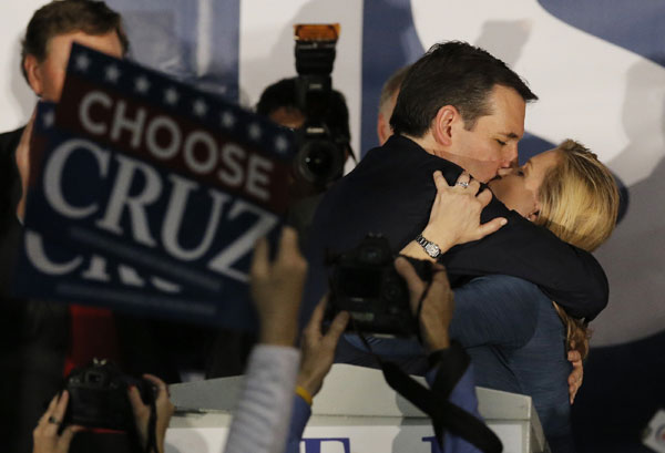 Republican Cruz tops Trump in Iowa presidential race, Clinton and Sanders tie