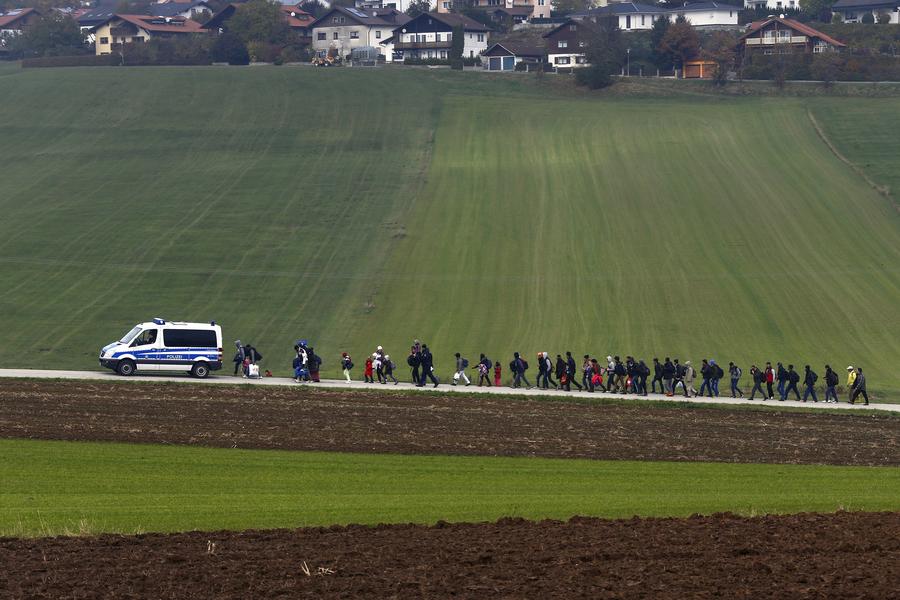 Reuters' Pulitzer-winning photos of migrant crisis in Europe