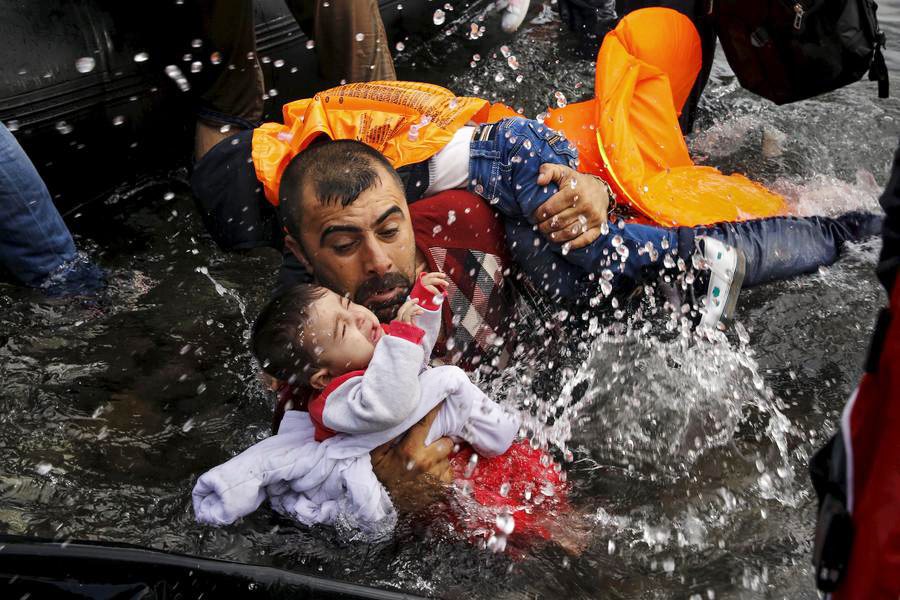 Reuters' Pulitzer-winning photos of migrant crisis in Europe