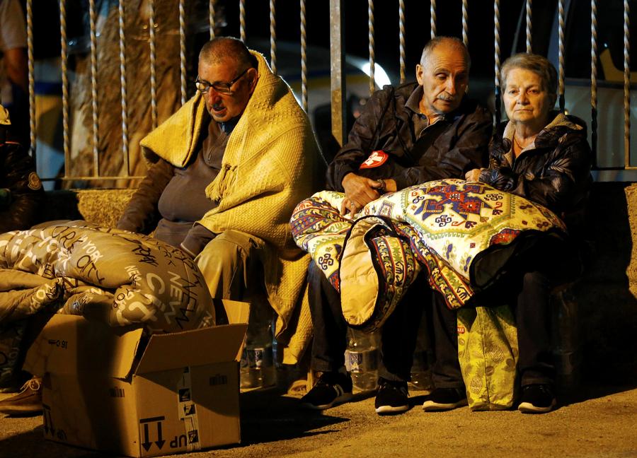 Italy quake toll rises to nearly 250 as rescuers race to find survivors