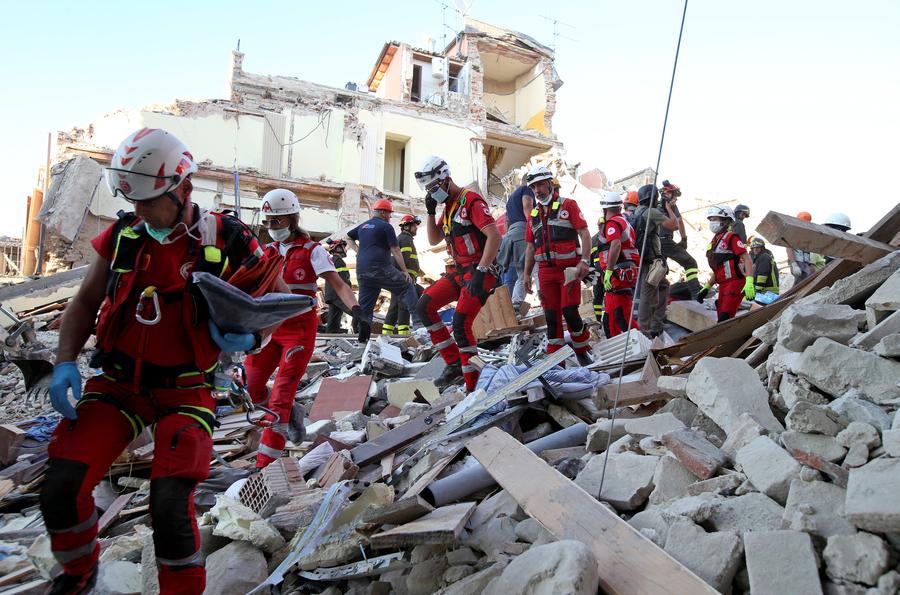 Italy quake toll rises to nearly 250 as rescuers race to find survivors