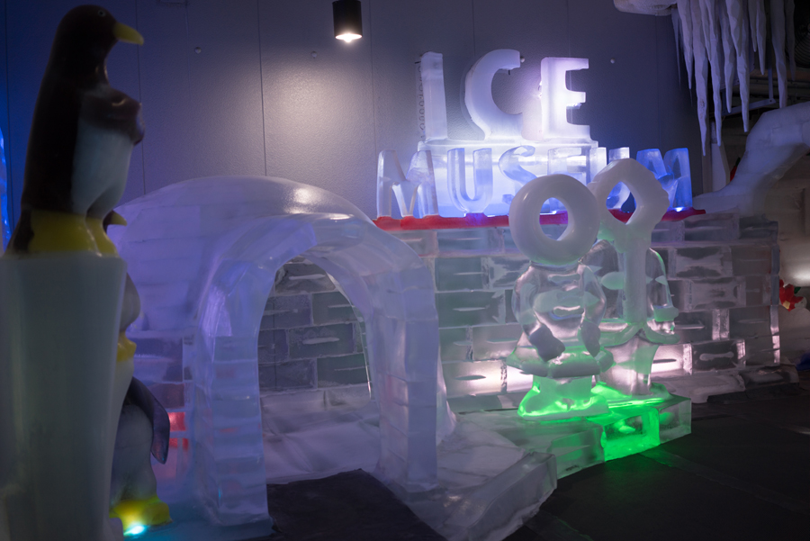 Trick Eye Museum shows ice sculptures and 3D paintings in Seoul