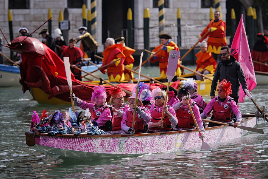 Venice Carnival opens with spectacular water show and masquerade