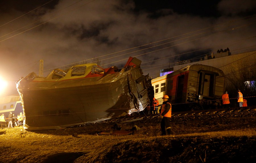 Two trains crash in western Moscow, 50 injured