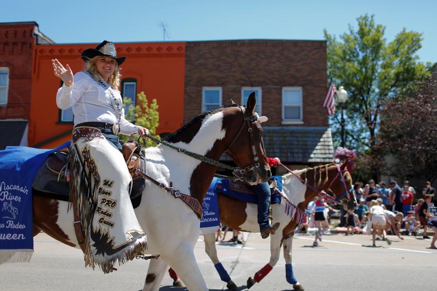 US holds parade to celebrate Independence Day