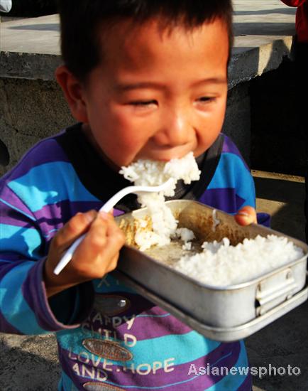 Poor children's malnutrition lunch